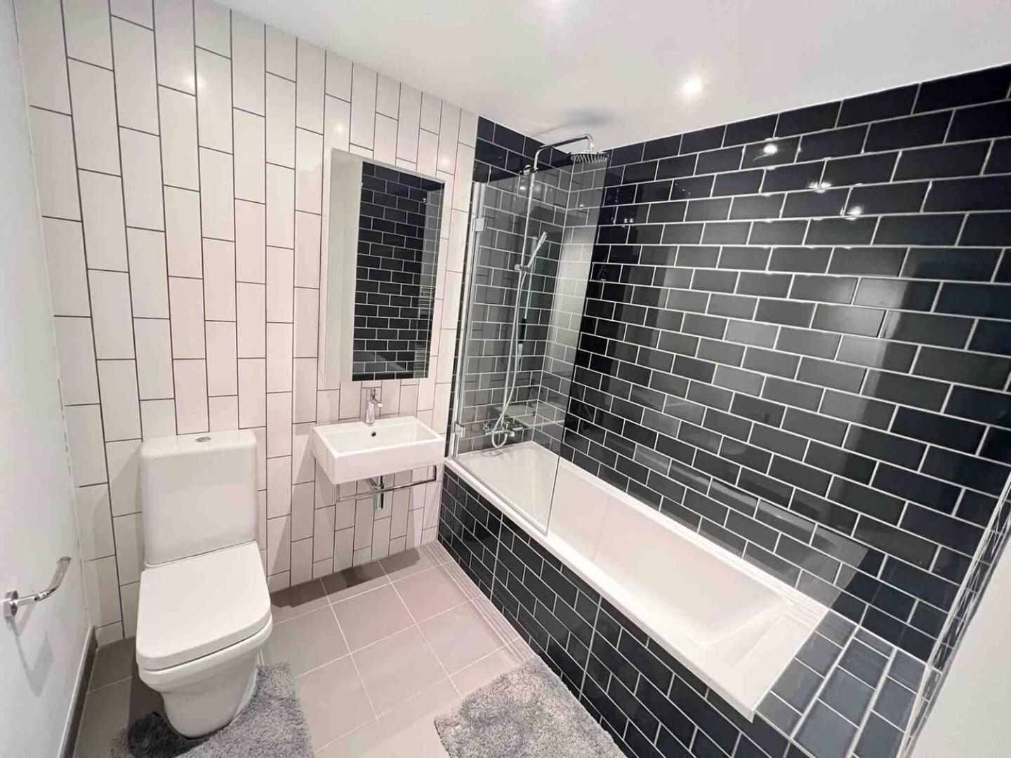 Ds Rentals - Entire 1 Bedroom Apartment Londyn Zewnętrze zdjęcie